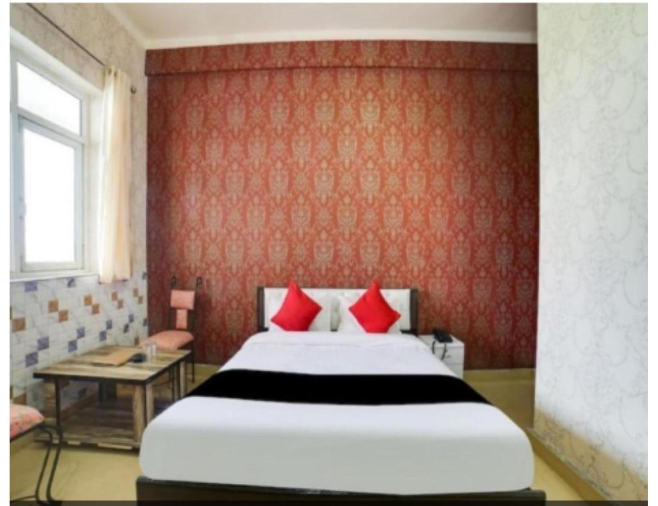 Sudhir Hotel & Banquet, Sonipat Exterior foto