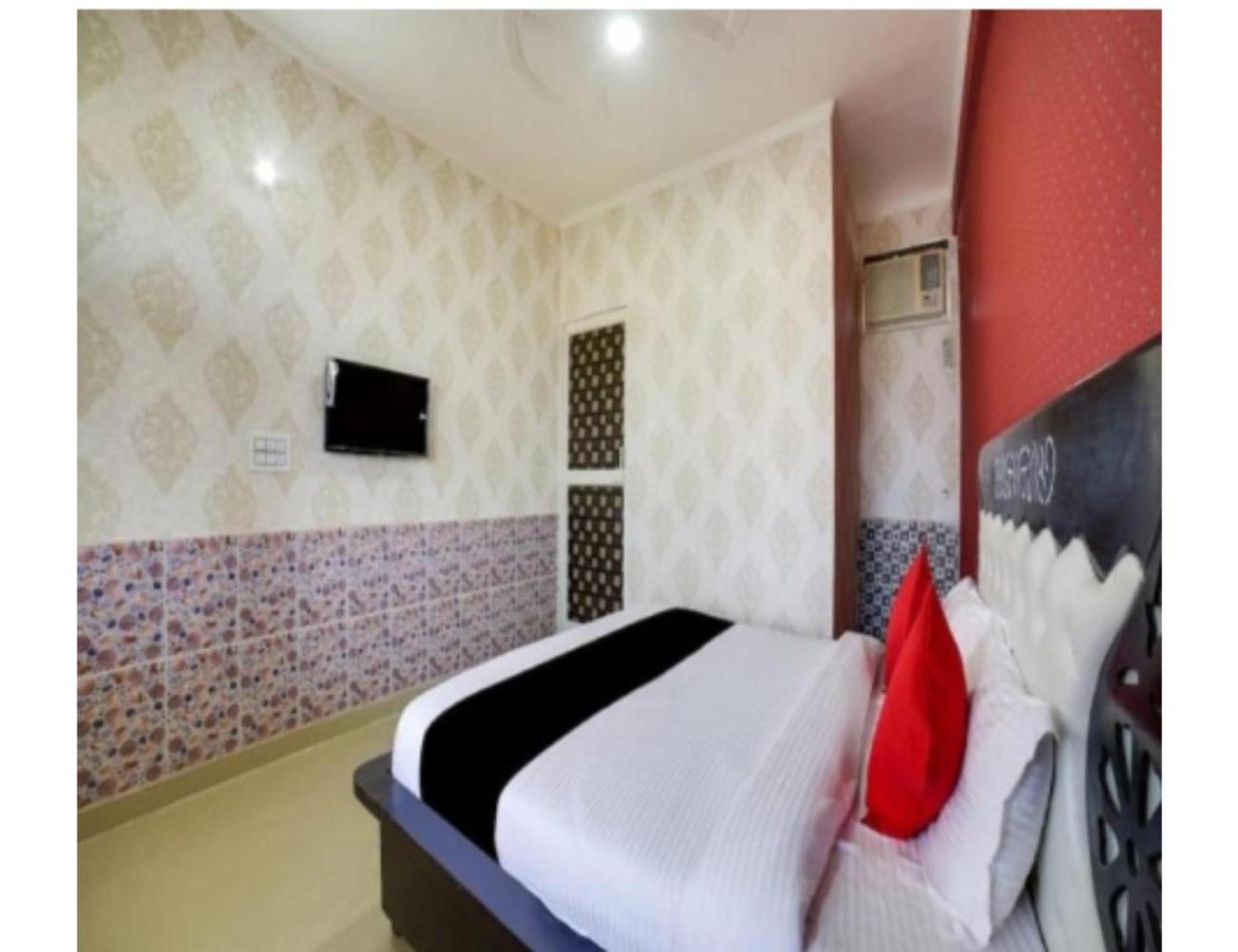 Sudhir Hotel & Banquet, Sonipat Exterior foto