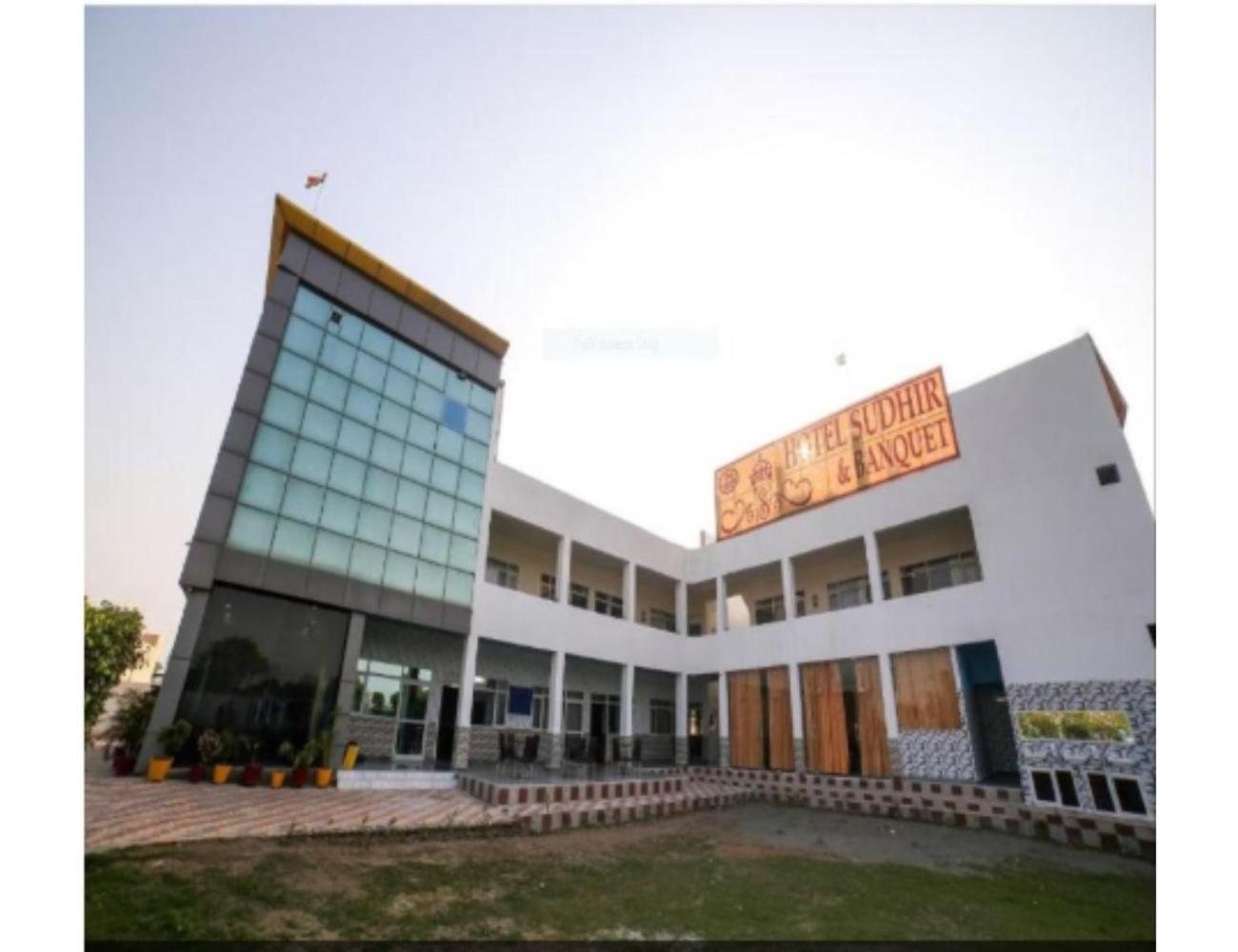 Sudhir Hotel & Banquet, Sonipat Exterior foto